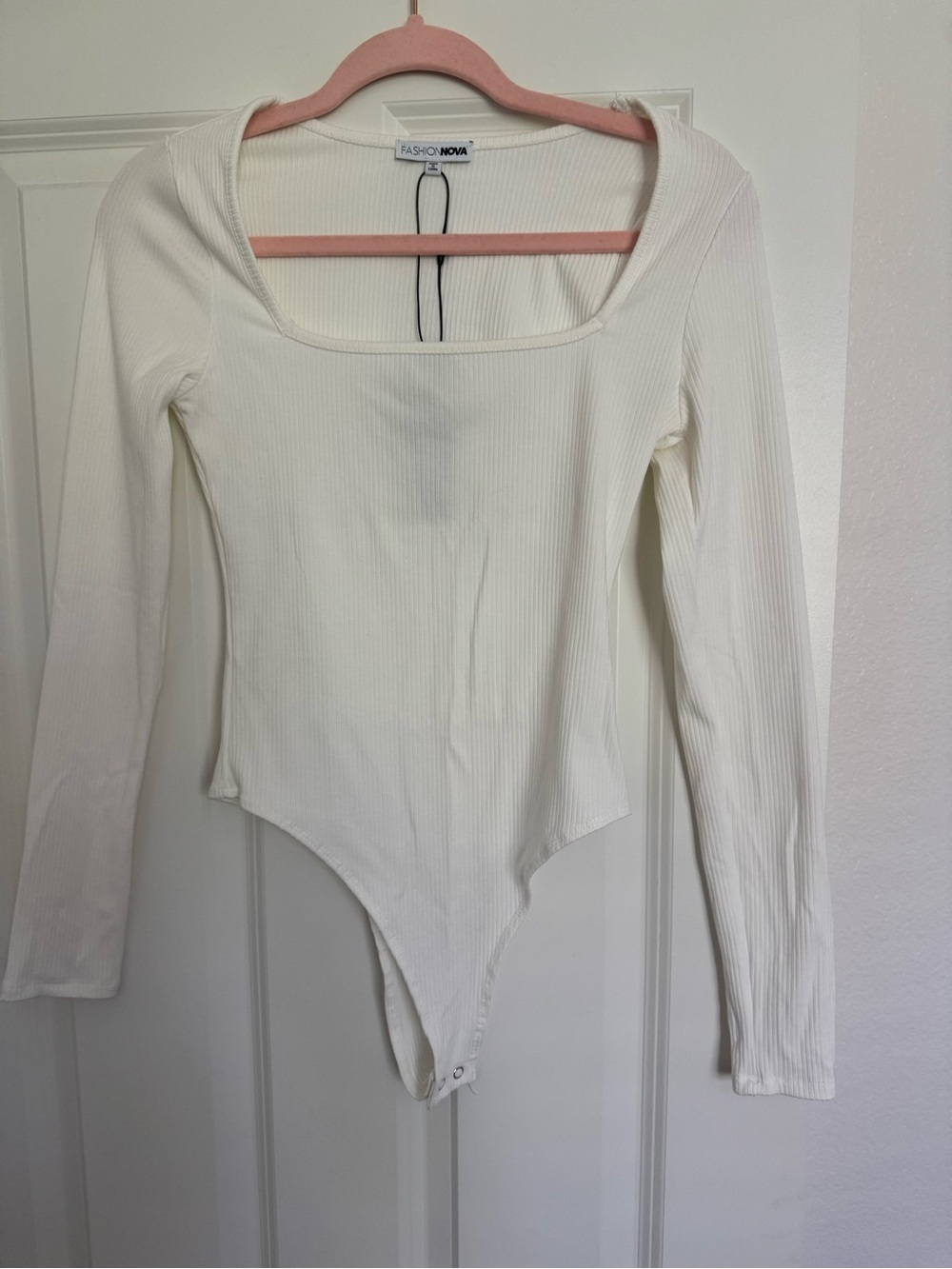 Fashion Nova Women’s Cream Ribbed Long-Sleeve Bodysuit